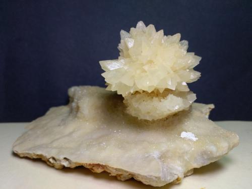 Calcite<br />Montemerano, Manciano, Provincia Grosseto, Toscana, Italia<br />10,5 x 6 cm<br /> (Author: Sante Celiberti)