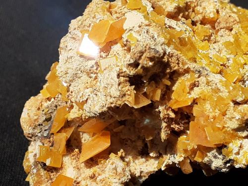 Wulfenite<br />Touissit, Distrito Touissit, Provincia Jerada, Región Oriental, Marruecos<br />7 x 5 cm<br /> (Author: Volkmar Stingl)