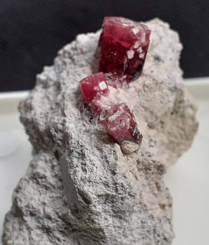 Beryl (variety red beryl)<br />Montes Wah Wah, Beaver County, Utah, USA<br />3,5 x 3 cm<br /> (Author: Volkmar Stingl)