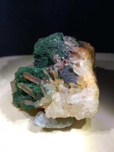 Malachite, Chalcopyrite, Quartz<br />Isla del Giglio, Provincia Grosseto, Toscana, Italia<br />42 x 40 mm<br /> (Author: Sante Celiberti)