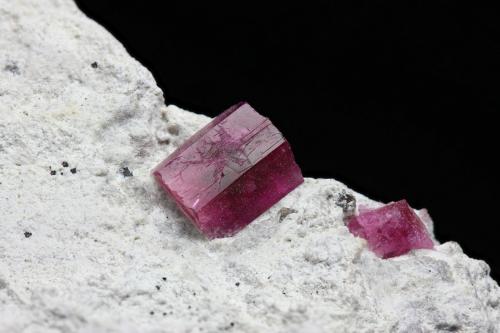 Berilo (variedad berilo rojo)<br />Concesiones Ruby Violet, Montes Wah Wah, Condado Beaver, Utah, USA<br />cristal 10mm<br /> (Autor: Ramon A  Lopez Garcia)