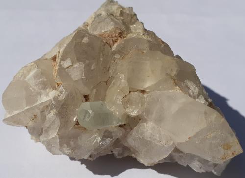 Beryl (variety Aquamarine), Quartz<br />Distrito Gilgit, Gilgit-Baltistan (Áreas del Norte), Paquistán<br />7 x 6,5 x 4 cm<br /> (Author: Volkmar Stingl)