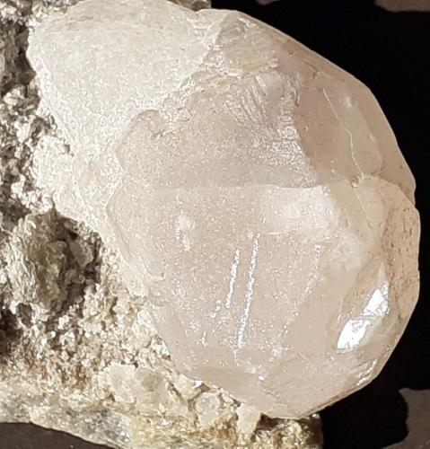 Beryl (variety morganite)<br />Pegmatita Dara-i-Pech, Distrito Chapa Dara, Provincia Kunar (Konar), Afganistán<br />7 x 3,5 cm<br /> (Author: Volkmar Stingl)