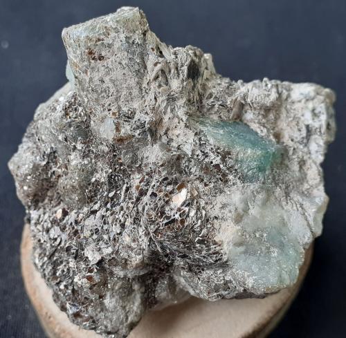 Beryl (variety emerald)<br />Yacimiento de Esmeraldas, A Franqueira, A Cañiza, Comarca Paradanta, Pontevedra, Galicia / Galiza, España<br />4 x 4 cm<br /> (Author: Volkmar Stingl)