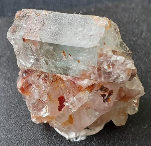 Beryl (variety aquamarine)<br />Cantera La Osa, Oliva de Mérida, Comarca La Serena, Badajoz, Extremadura, España<br />2 x 2 cm<br /> (Author: Volkmar Stingl)