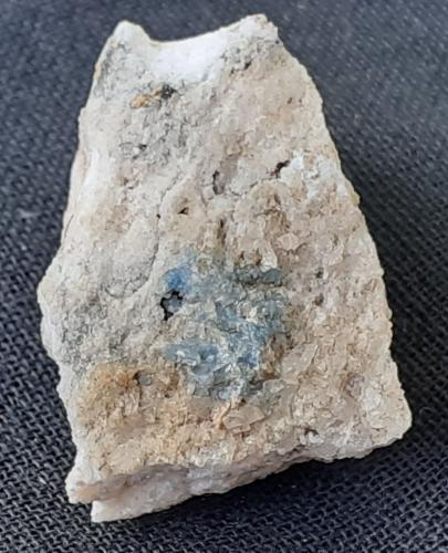 Beryl (variety aquamarine)<br />Mühldorf, Krems-Land, Waldviertel, Baja Austria/Niederösterreich, Austria<br />1,8 x 1,2 cm<br /> (Author: Volkmar Stingl)