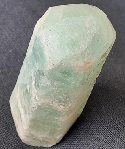 Beryl (variety aquamarine)<br />Cantera Bennett, Buckfield, Condado Oxford, Maine, USA<br />4,5 x 1,5 cm<br /> (Author: Volkmar Stingl)