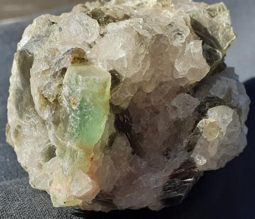 Beryl (variety aquamarine)<br />Teófilo Otoni, Valle Mucuri, Minas Gerais, Brasil<br />6 x 4 cm<br /> (Author: Volkmar Stingl)