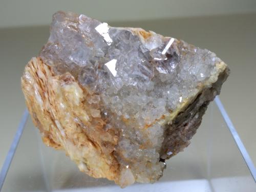 Fluorite, Baryte<br />Silius, Ciudad metropolitana de Cagliari, Cerdeña/Sardegna, Italia<br />57 x 44,6 mm<br /> (Author: Sante Celiberti)