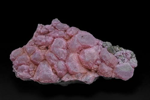 Quartz, Rhodochrosite, Pyrite<br />Mina Oppu, Nishimeya-mura, Distrito Nakatsugaru, Prefectura Aomori, Región Tohoku, Isla Honshu, Japón<br />7.8 x 4.0 cm<br /> (Author: am mizunaka)