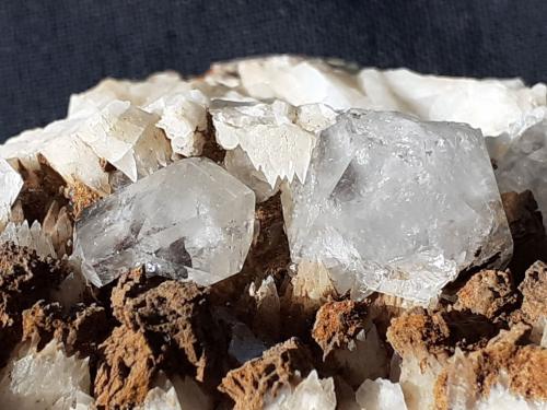 Quartz, Calcite, Limonite after Siderite<br />Frötschbach, Bad Ratzes, Alpe Siusi (Alpe Seis, Seiser Alm), Valle Gardena (Valle Gröden), Provincia Bolzano, Trentino-Alto Adige (Trentino-Südtirol), Italia<br />10 x 4,5 cm<br /> (Author: Volkmar Stingl)