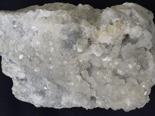 Calcite, Pyrite, Quartz<br />Túnel Baimashan (obras), Qianbaxia, Wuyishan, Prefectura Nanping, Provincia Fujian, China<br />11 x 7 cm<br /> (Author: Volkmar Stingl)