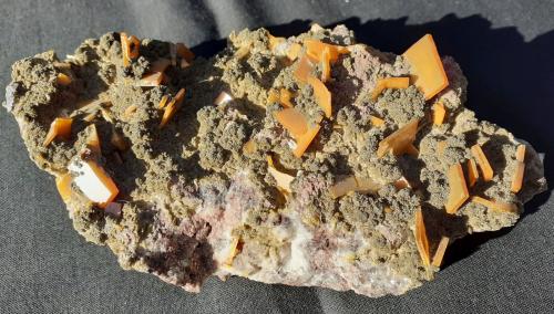 Wulfenite, Vanadinite (variety Endlichite)<br />Erupción Mine (Ahumada Mine), Los Lamentos Mountain Range, Municipio Ahumada, Chihuahua, Mexico<br />15 x 7 cm<br /> (Author: Volkmar Stingl)