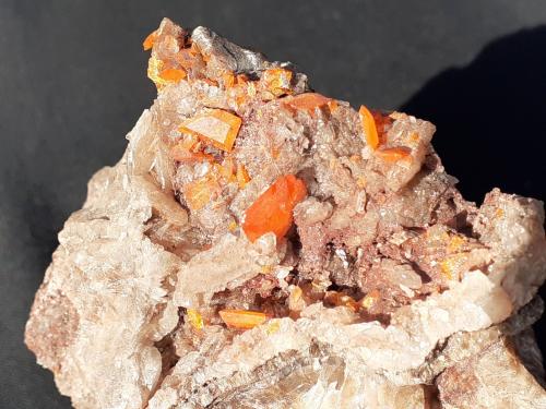 Wulfenite<br />Mina Pure Potential, Distrito Silver, Montes Trigo, Condado La Paz, Arizona, USA<br />7 x 6 cm<br /> (Author: Volkmar Stingl)