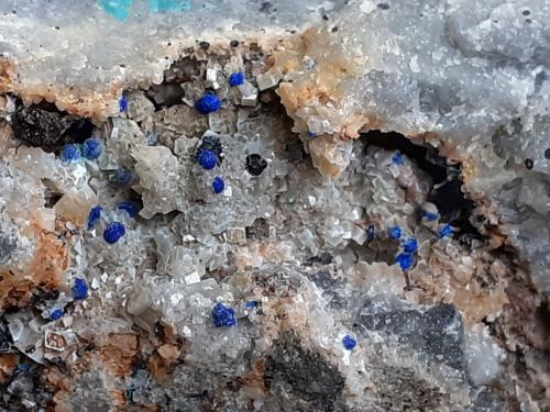 Azurite, Dolomite, Tetrahedrite<br />Distrito minero Ringenwechsel, Troi, Distrito Schwaz, Valle Inn, Tirol Norte, Tirol, Austria<br />FoV ca. 3 x 2 cm<br /> (Author: Volkmar Stingl)