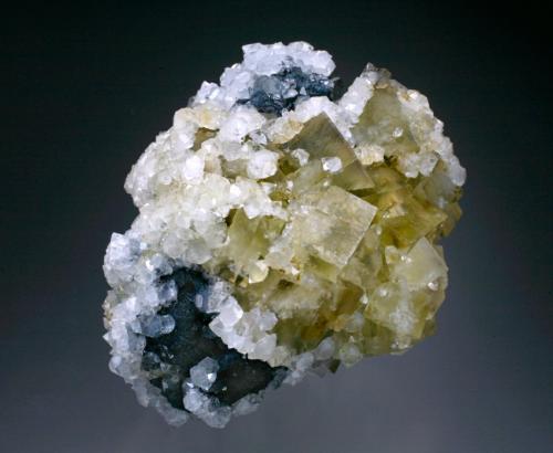 Fluorite, Quartz, and Galena<br />Cantera Blue Circle Cement (Cantera Eastgate), Eastgate, Weardale, North Pennines Orefield, County Durham, Inglaterra / Reino Unido<br />7x5x4 cm overall size.<br /> (Author: Jesse Fisher)