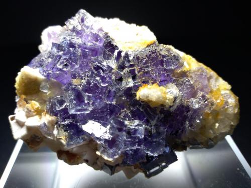 Fluorite, Baryte, Smithsonite<br />Mina Is Murvonis, Domusnovas, Provincia Sud Sardegna, Cerdeña/Sardegna, Italia<br />65,6 x 47,2 mm<br /> (Author: Sante Celiberti)