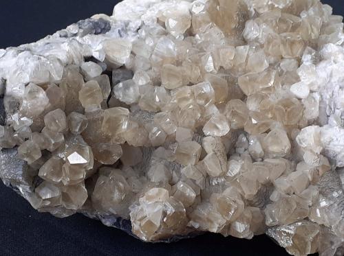 Calcite<br />Túnel Jinshazhou (obras), Guangzhou, Distrito Guangzhou, Provincia Guangdong, China<br />13,5 x 11<br /> (Author: Volkmar Stingl)