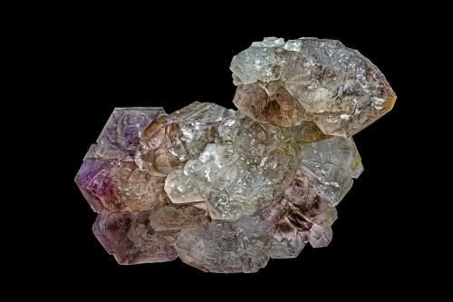 Quartz (variety smoky quartz), Quartz (variety amethyst)<br />Mina Reel, Iron Station, Condado Lincoln, North Carolina, USA<br />18.5 x 11.7 x 4.0 cm<br /> (Author: am mizunaka)