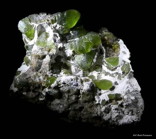 Forsterita (variedad peridoto)<br />Sapat Gali (Suppat), Naran, Valle Kaghan, Distrito Mansehra, Jaiber Pastunjuá, Paquistán<br />90x65 mm.<br /> (Autor: Jesus Franquesa Baucells)