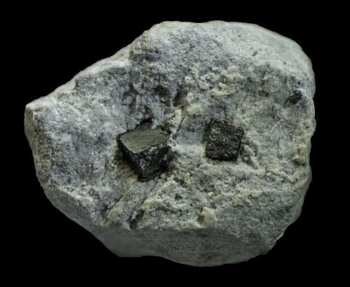 Bixbyite<br />The Cove, Monte Topaz, Cordillera Thomas, Condado Juab, Utah, USA<br />16 x 14 x 6 mm<br /> (Author: Rob Schnerr)