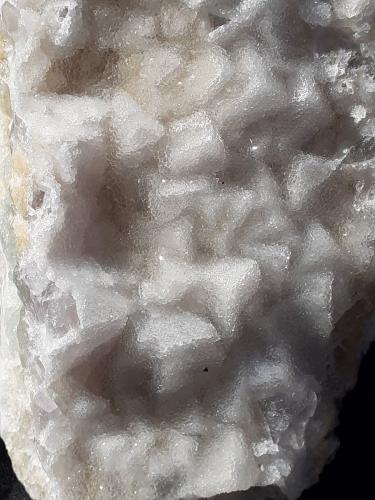 Quartz on Fluorite<br />Mina Nanshanxia, Shaowu, Prefectura Nanping, Provincia Fujian, China<br />13 x 12 cm<br /> (Author: Volkmar Stingl)