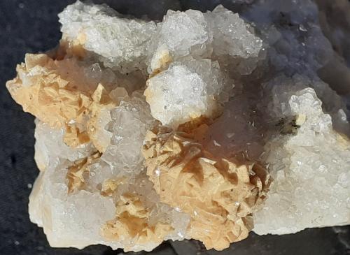 Dolomite, Quartz<br />Mina Yongping, Yongping, Yanshan, Prefectura Shangrao, Provincia Jiangxi, China<br />6,5 x 4,5 cm<br /> (Author: Volkmar Stingl)