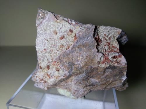 Cordierita, Muscovita, Tridymita<br />Cantera Funtanafigu, Marrubiu, Monte Arci, Provincia Oristano, Cerdeña/Sardegna, Italia<br />75 x 73 mm<br /> (Autor: Sante Celiberti)