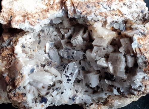 Quartz, Dolomite<br />Distrito minero Ringenwechsel, Troi, Distrito Schwaz, Valle Inn, Tirol Norte, Tirol, Austria<br />FoV ca. 4 x 3 cm<br /> (Author: Volkmar Stingl)