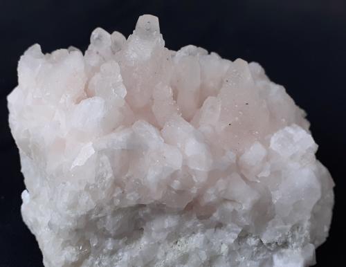 Calcite (variety Mn-bearing)<br />Túnel norte Wuyi (obras), Wuyishan, Prefectura Nanping, Provincia Fujian, China<br />6,5 x 5 cm<br /> (Author: Volkmar Stingl)