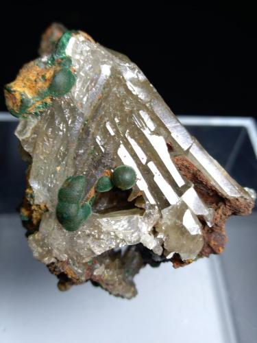 Cerussite, Malachite<br />Mina Tsumeb, Tsumeb, Región Otjikoto, Namibia<br />50 x 35 mm<br /> (Author: Sante Celiberti)