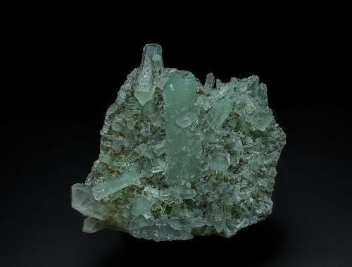 Quartz, Fuchsite<br />Mina Sandiq, Sandiq, Distrito Chagai, Balochistan (Baluchistan), Paquistán<br />6.5 x 6.5 cm<br /> (Author: am mizunaka)