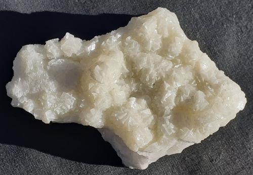 Dolomite<br />Albvorlandtunnel, Wendlingen, Distrito Esslingen, Región Stuttgart, Baden-Württemberg, Alemania<br />7,5 x 5 cm<br /> (Author: Volkmar Stingl)