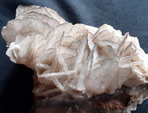 Calcite<br />Příbram, Región Bohemia Central, Bohemia, República Checa<br />9 x 7 cm<br /> (Author: Volkmar Stingl)