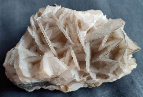 Calcite<br />Příbram, Región Bohemia Central, Bohemia, República Checa<br />9 x 7 cm<br /> (Author: Volkmar Stingl)