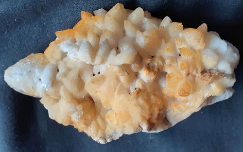 Calcite<br />Lafatsch, Montes Karwendel, Distrito Innsbruck-Land, Tirol Norte, Tirol, Austria<br />9 x 5,5 cm<br /> (Author: Volkmar Stingl)