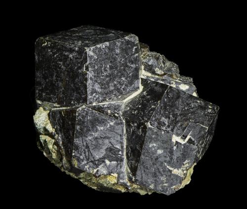 Andradite (variety melanite)<br />Arrondissement Diakon, Cercle Bafoulabé, Región Kayes, Mali<br />50 x 40 x 30 mm<br /> (Author: Rob Schnerr)