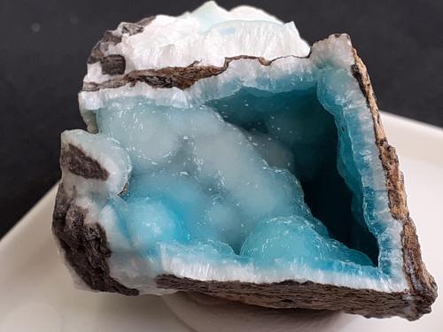 Hemimorphite<br />Mina Kafang, Gejiu, Prefectura Honghe, Yunnan, China<br />3 x 3 cm<br /> (Author: Volkmar Stingl)