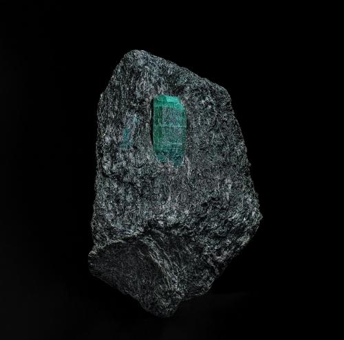 Beryl (variety emerald)<br />Leckbachgraben, Monte Nasenkopf, Bramberg am Wildkogel, Distrito Zell am See, Hohe Tauern, Salzburgo/Salzburg, Austria<br />9.0 x 5.5 cm<br /> (Author: am mizunaka)