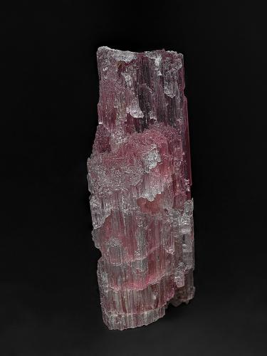 Elbaite<br />Mina Cryo-Genie, Warner Springs, Distrito Warner Springs, Condado San Diego, California, USA<br />5.5 x 2.4 cm<br /> (Author: am mizunaka)