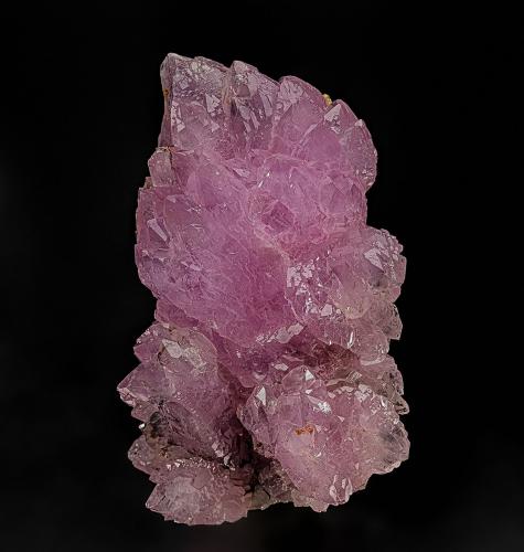 Quartz (variety rose quartz)<br />Taquaral, Itinga, Jequitinhonha, Minas Gerais, Brasil<br />8.6 x 4.8 cm<br /> (Author: am mizunaka)