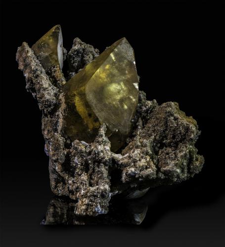 Calcite<br />Beez, Distrito Namur, Provincia Namur , Wallonia, Bélgica<br />60 x 55 x 50 mm<br /> (Author: Rob Schnerr)