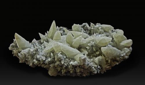 Calcite<br />Iraí, Región Alto Uruguai, Rio Grande do Sul, Brasil<br />380 x 230 x 80 mm<br /> (Author: Rob Schnerr)