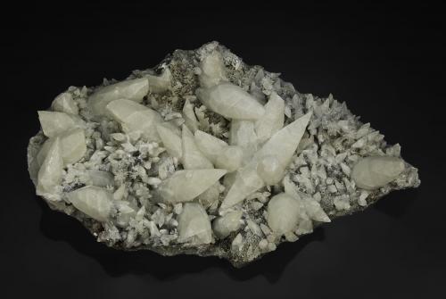 Calcite<br />Iraí, Región Alto Uruguai, Rio Grande do Sul, Brasil<br />380 x 230 x 80 mm<br /> (Author: Rob Schnerr)