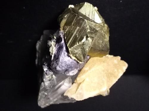 Chalcopyrite, Galena, Quartz, Calcite<br />Mina Septiembre (Mina 9 Septiembre), Zona minera Madan, Montes Rhodope, Smolyan Oblast, Bulgaria<br />78 x 55 mm<br /> (Author: Sante Celiberti)