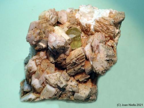 Fluorapatito<br />Zona Imilchil, Anti-Atlas, Provincia Er Rachidia, Región Drâa-Tafilalet, Marruecos<br />70x60 mm<br /> (Autor: Joan Niella)