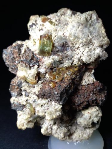 Fluorapatite, Hematite after Magnetite (variety martite)<br />Mina Cerro de Mercado, Cerro de los Remedios, Victoria de Durango, Municipio Durango, Durango, México<br />69 x 51 mm<br /> (Author: Sante Celiberti)