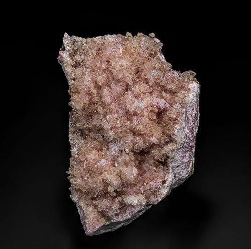 Quartz, Rhodochrosite<br />Mina Eniovche, Ardino Obshtina, Kardzhali Oblast, Bulgaria<br />8.0 x 5.0 cm<br /> (Author: am mizunaka)