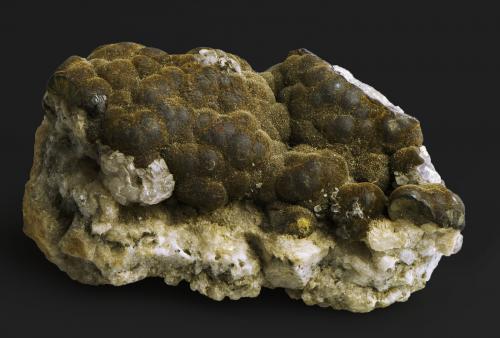 Goethite<br />Příbram, Región Bohemia Central, Bohemia, República Checa<br />65 x 35 x 23 mm<br /> (Author: Rob Schnerr)