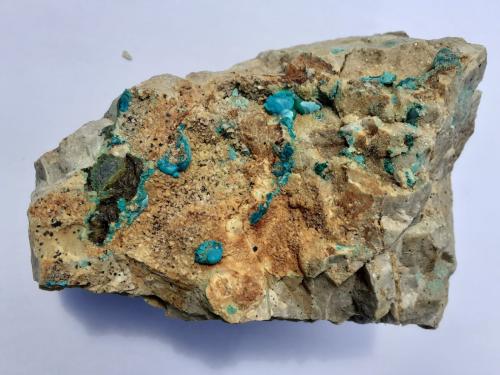 Chrysocolla, Malachite, Dolomite, Tetraedrite-Group<br />Distrito minero Ringenwechsel, Troi, Distrito Schwaz, Valle Inn, Tirol Norte, Tirol, Austria<br />15 x 10 cm<br /> (Author: Volkmar Stingl)